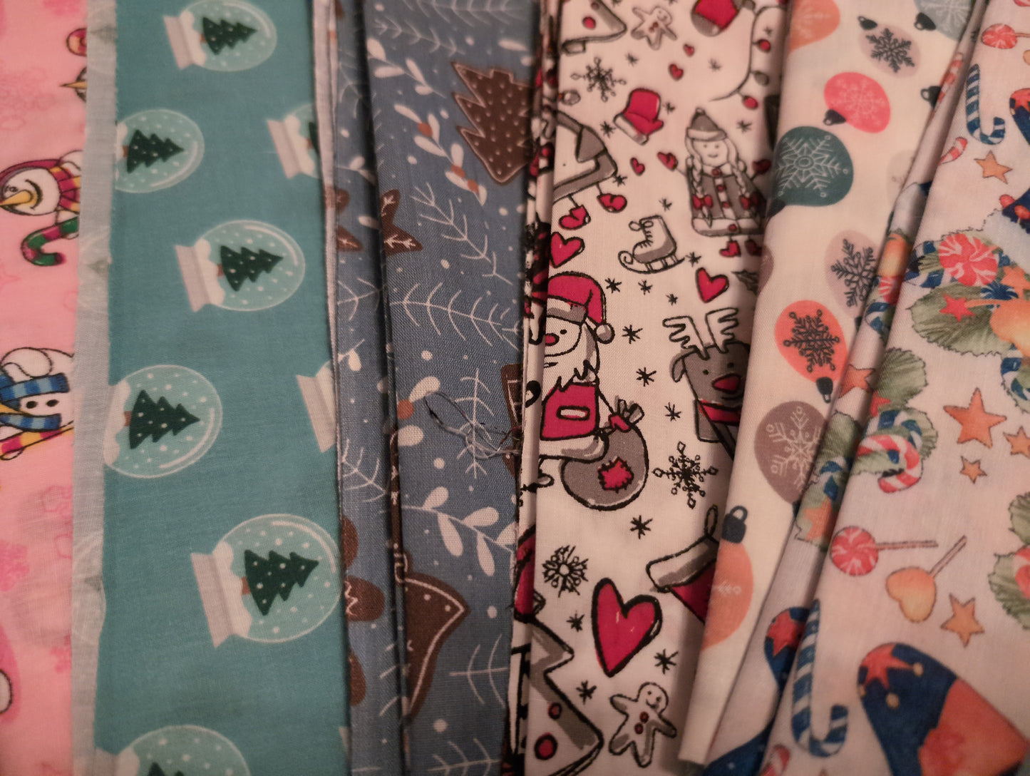 Themed Christmas Dog Bandanas - DELIVERY BY 28th NOVEMBER**